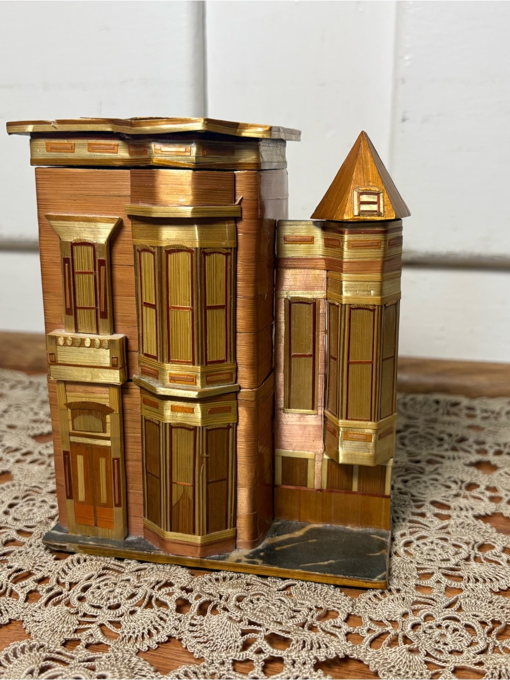 Vintage 70s REO Victorian Home Reed Figurine Secret Trinket Box
